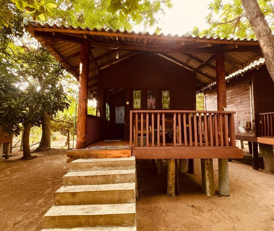 Ocean View Cabana & Guest House主图