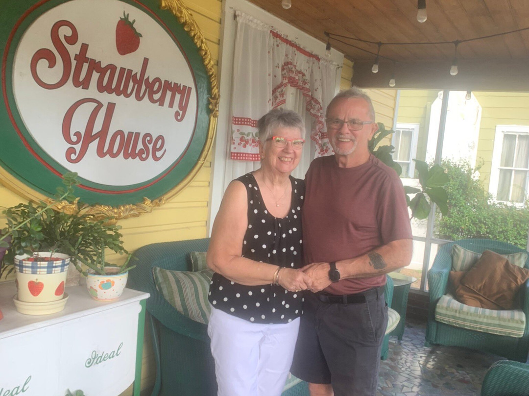 Strawberry House Bed & Breakfast主图
