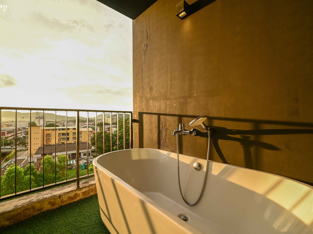 普吉岛蓝猴中心酒店主图