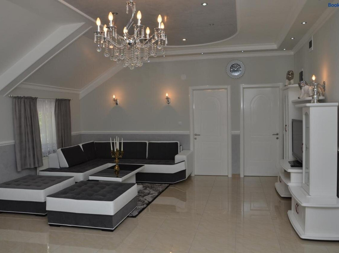 Apartments Royal Menex