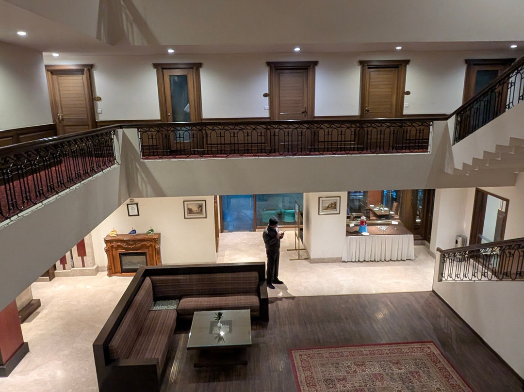 维克拉姆典雅酒店主图