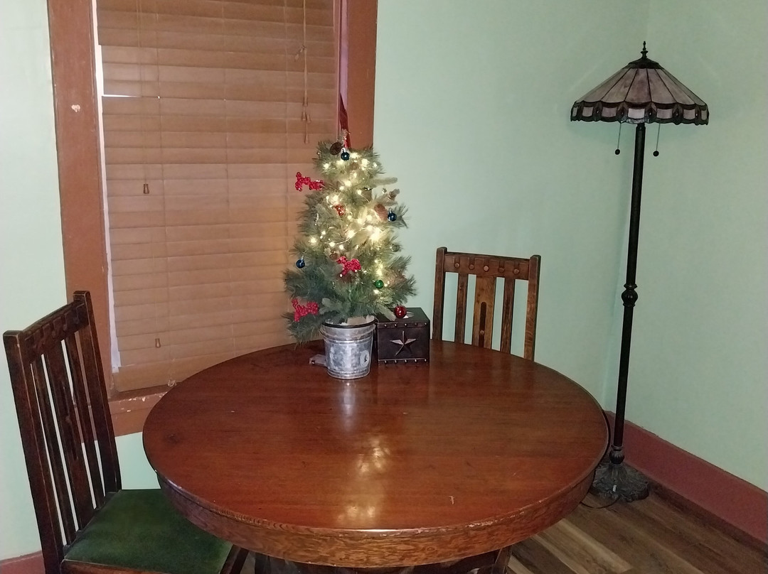 Big Bend Holiday Hotel主图