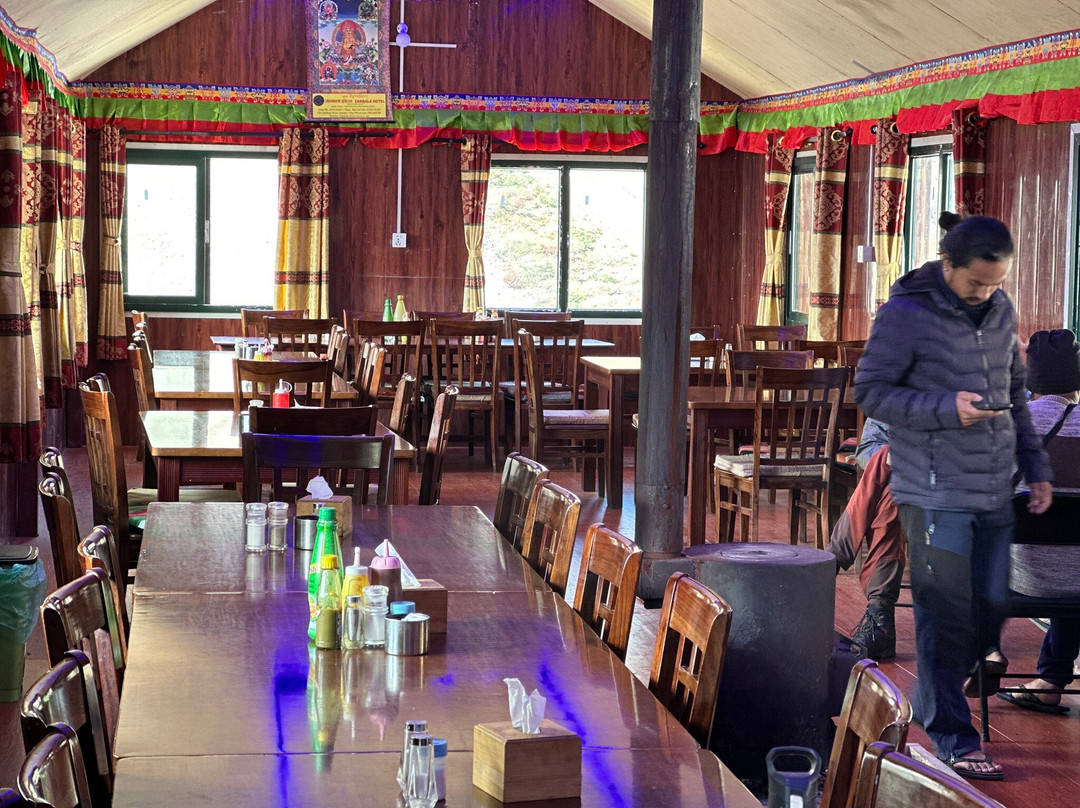 Zambala Hotel, Samdo