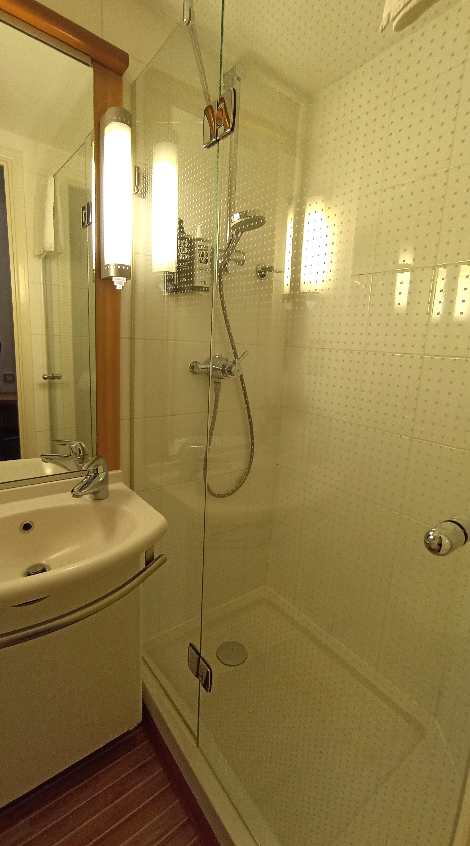 宜必思伯明翰新街站酒店-浴室