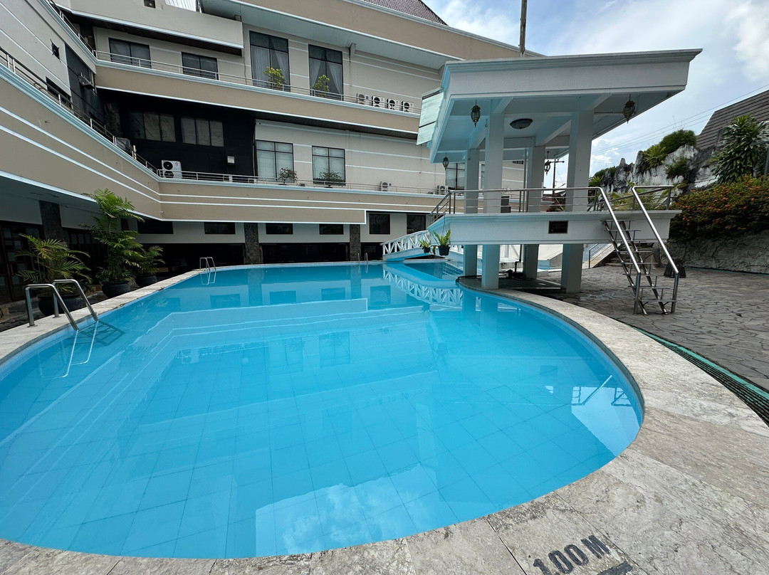 巴里巴板森伊乌大酒店主图