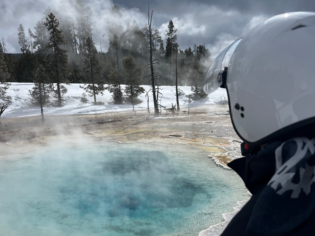 Two Top Snowmobile Rentals and Tours-西黄石镇必去景点