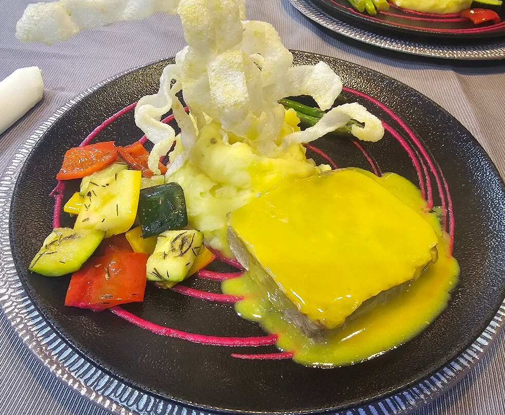 Monserrat Galapagos Cruises-阿约拉港必去景点