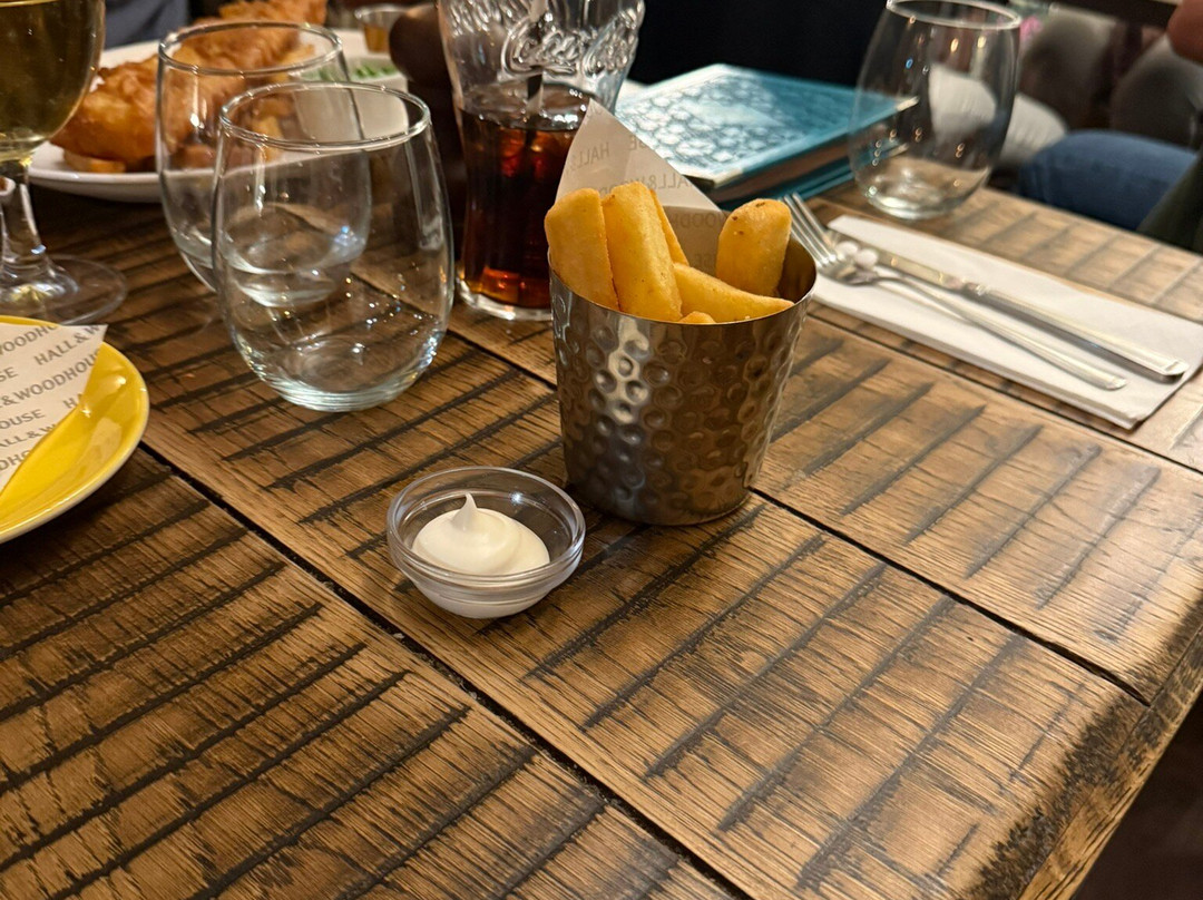 The Wiremill Lakeside Pub & Inn主图