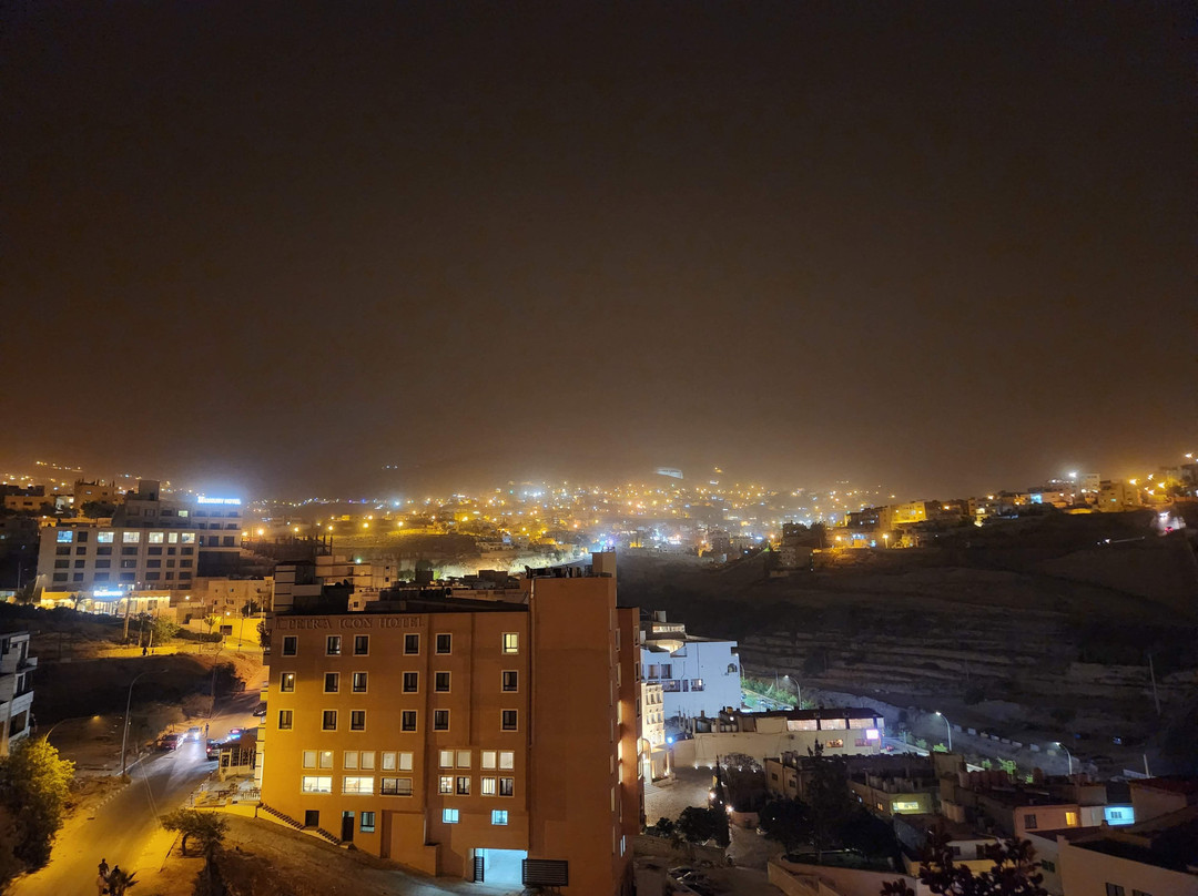 佩特拉月亮酒店主图