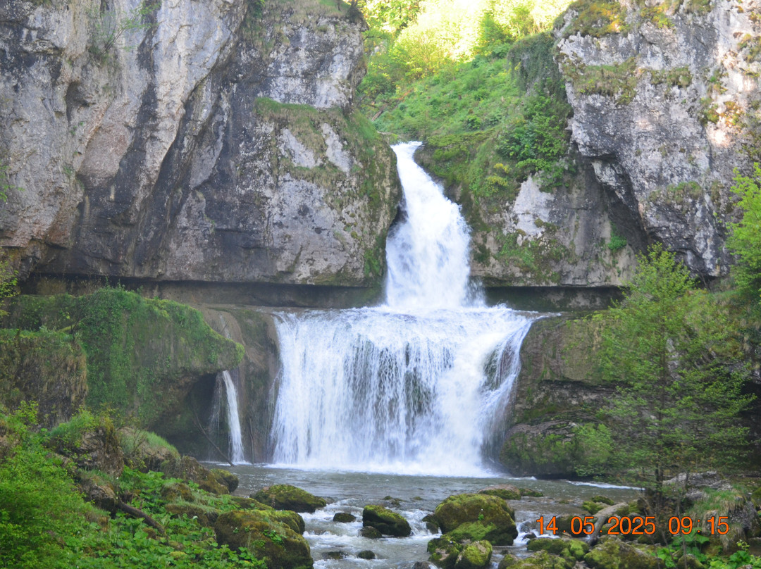 La Cascade de la Billaude景点图片