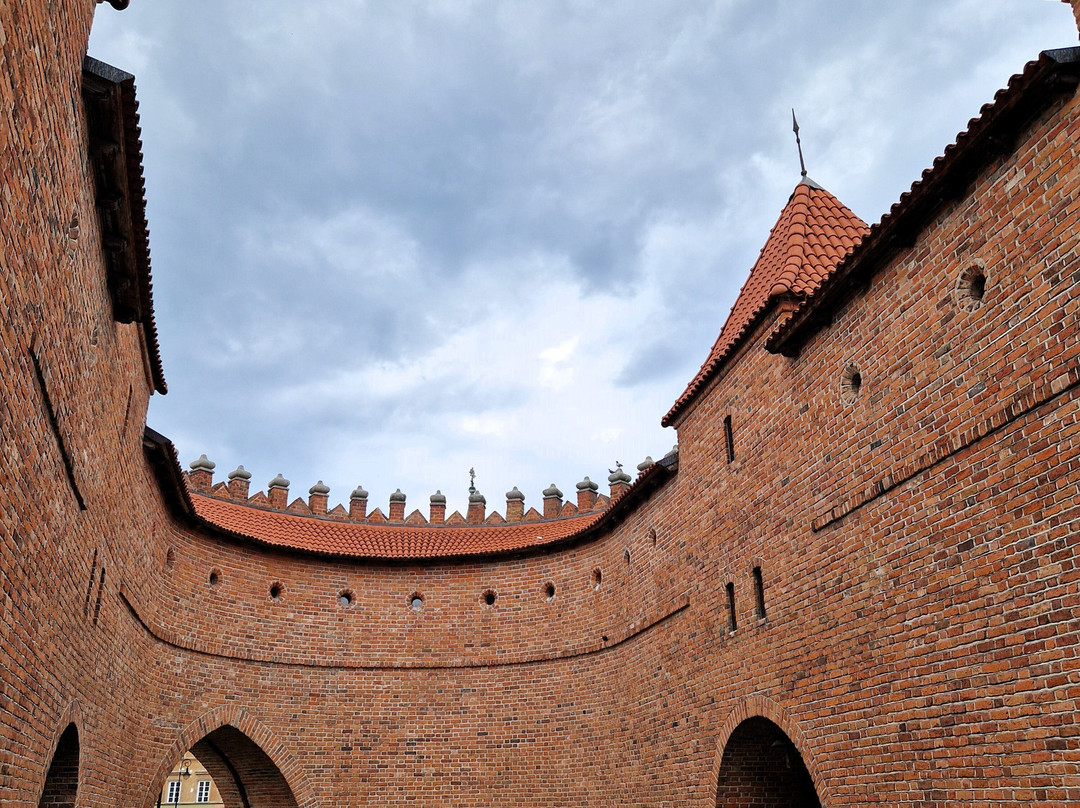 Warsaw Barbican (Barbakan Warszawski)景点图片