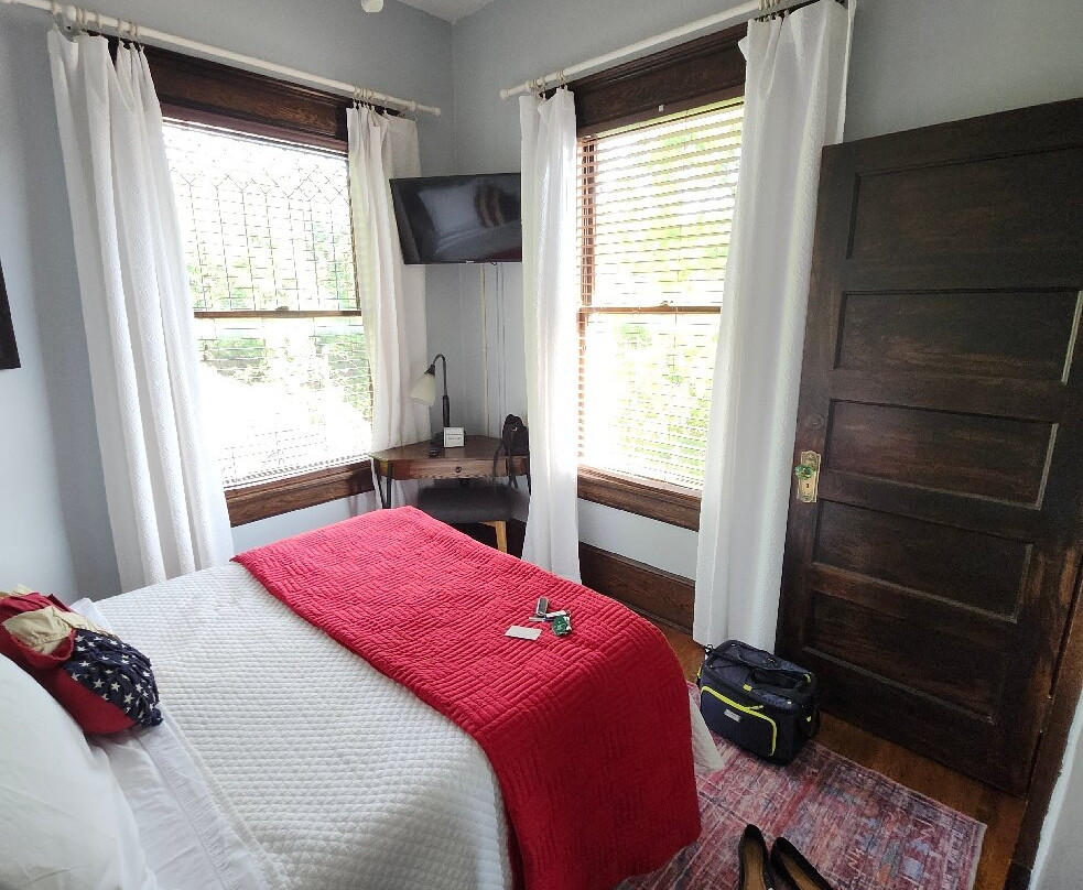 Baker's Hill Inn主图