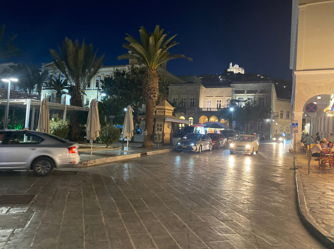 Relax Bee Syros-Ermoupoli必去景点