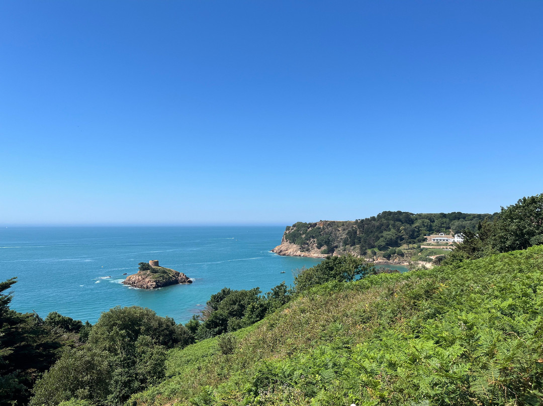 Portelet Bay-圣布雷拉德必去景点