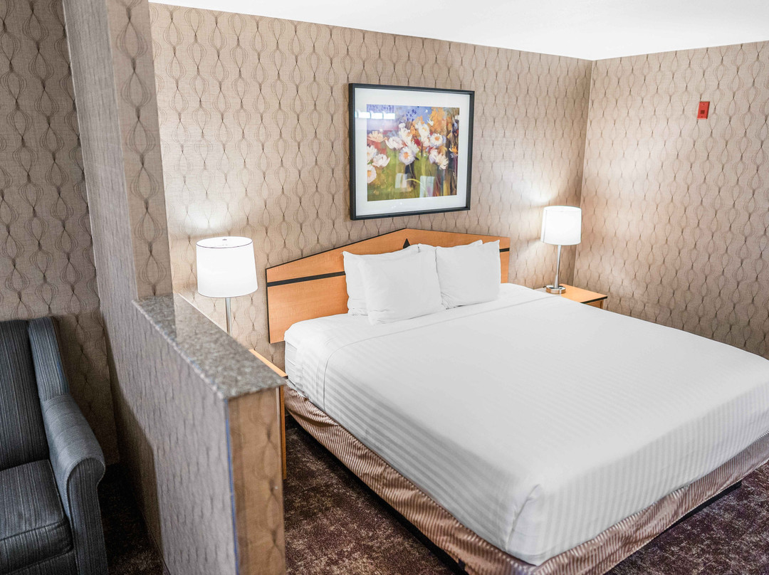Crystal Inn Hotel & Suites West Valley City主图