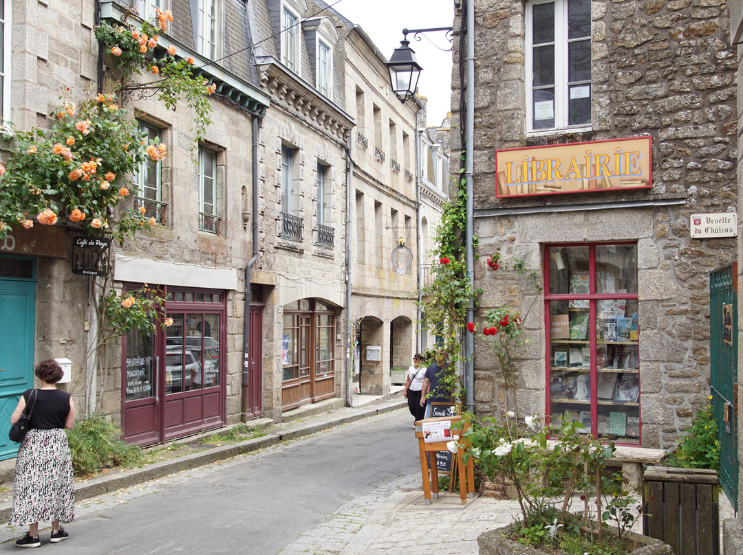 Eglise St Mathurin-Moncontour必去景点