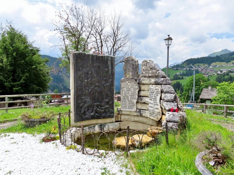 Monumento ai caduti delle guerre-Selva di Cadore必去景点