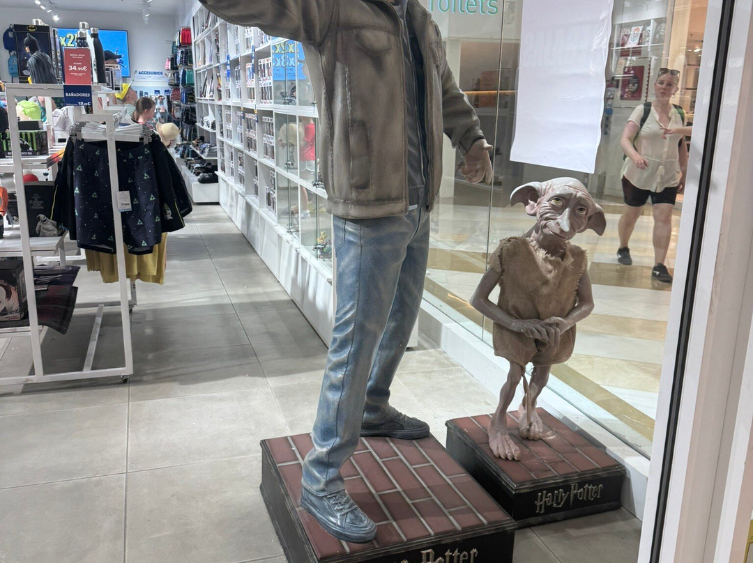 Miramar Centro Comercial-福恩吉罗拉必去景点