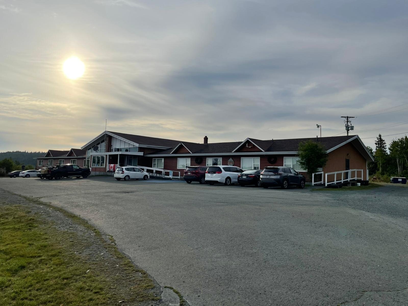 Silverwood Inn & Suites-官方