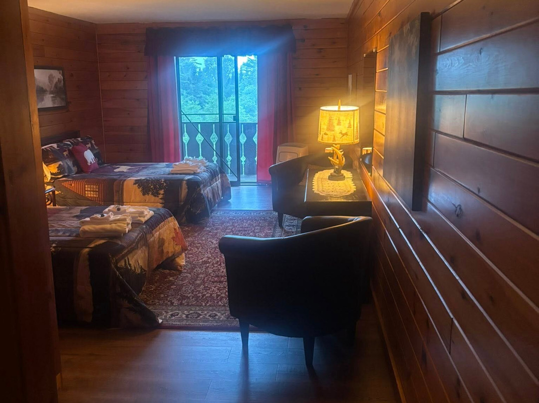 The Lodge At Harrisburg Lake主图