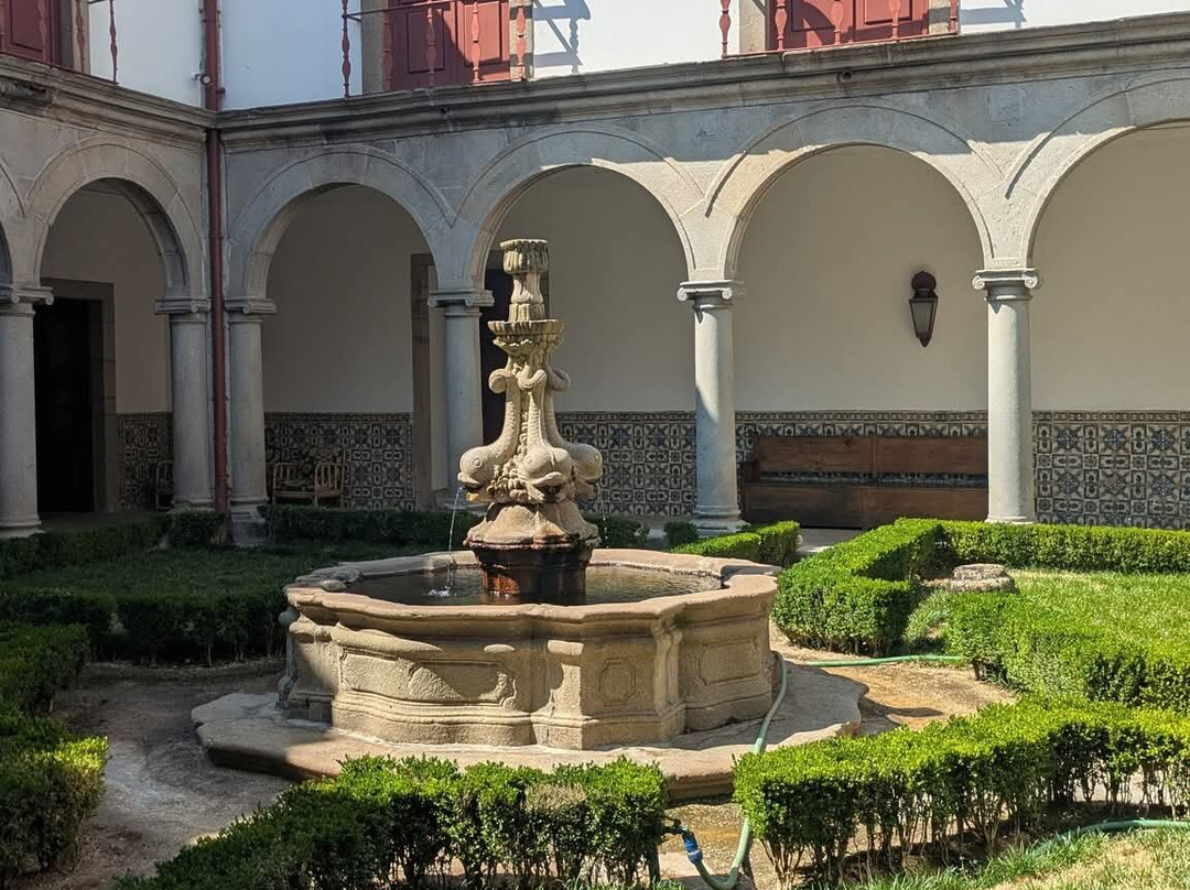 Convento de Santa Marinha da Costa-吉马良斯必去景点