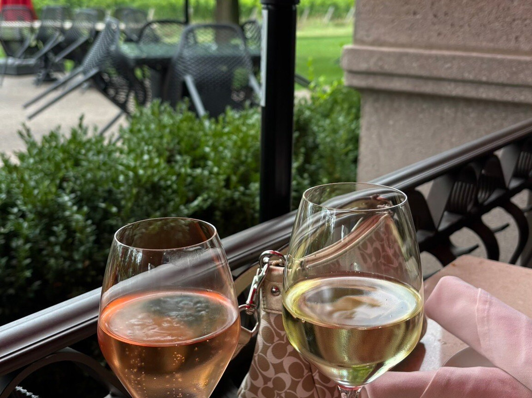 Two Sisters Vineyards-滨湖尼亚加拉必去景点