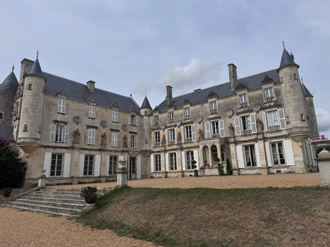 Château de Terre Neuve-Fontenay-le-Comte必去景点