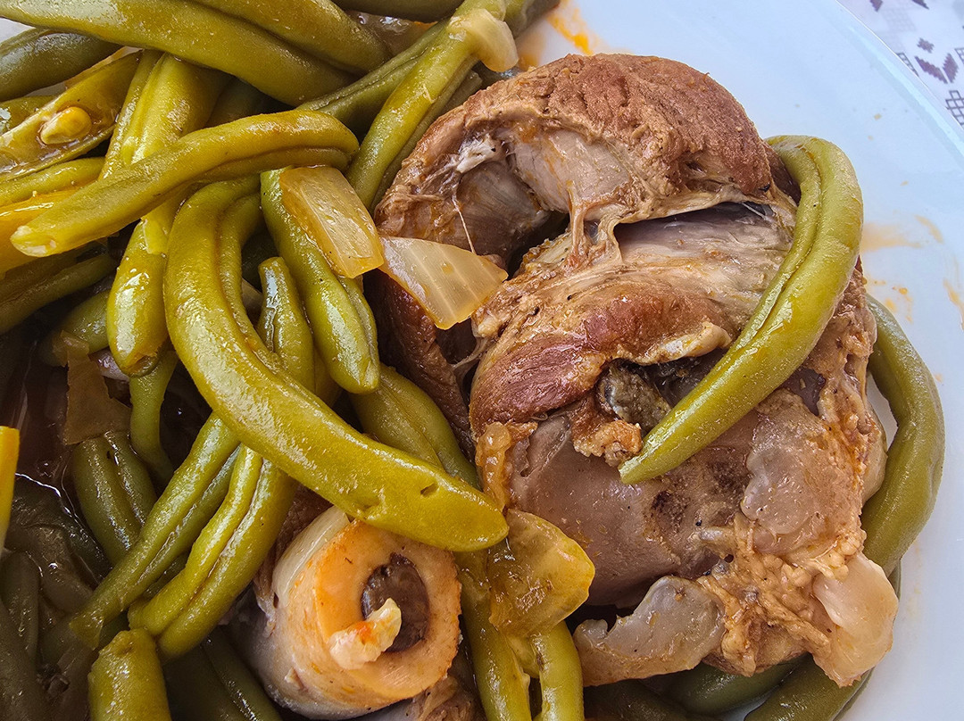 Two Flowers Hotel主图