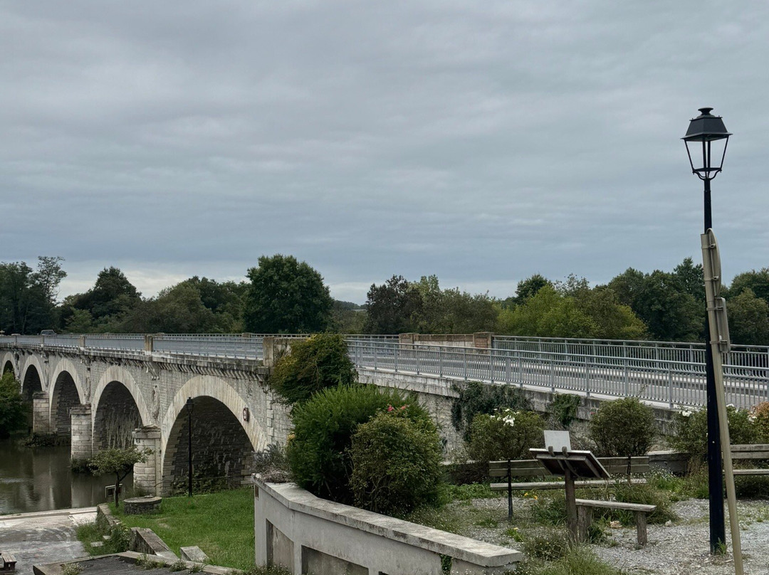 Pont Eugénie Desjobert De Saubusse-Saubusse必去景点