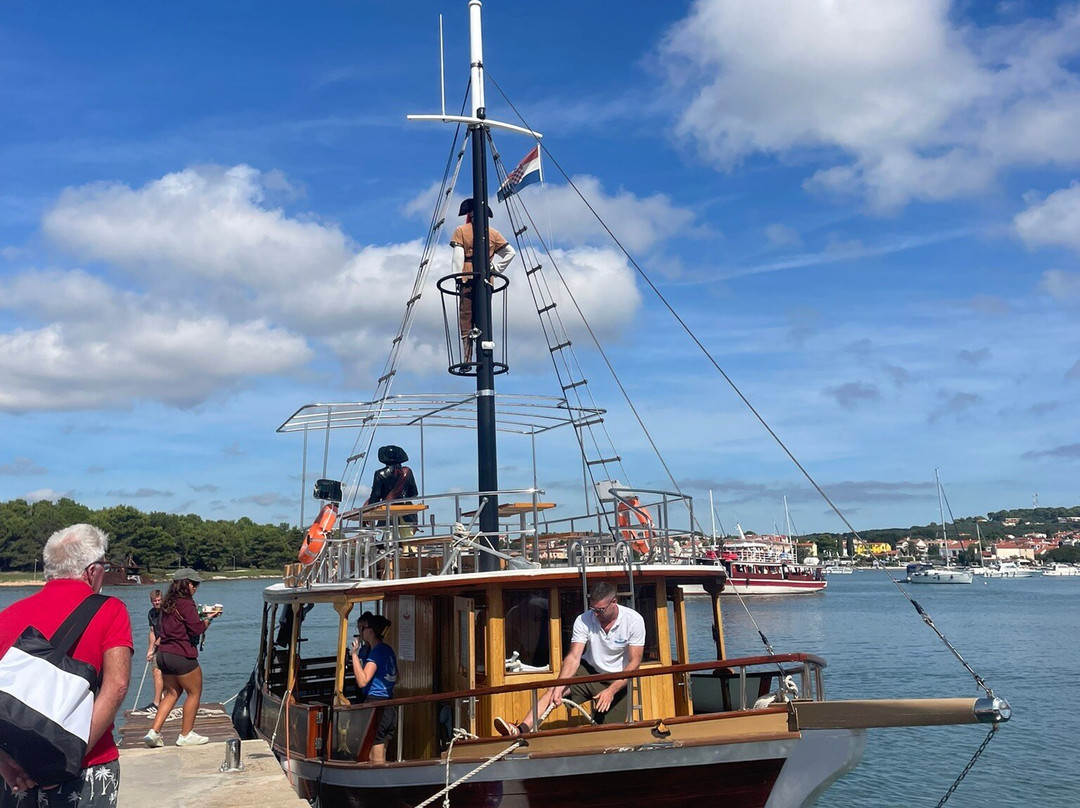 Tajana & Zlatni Rat Excursions-梅杜林必去景点