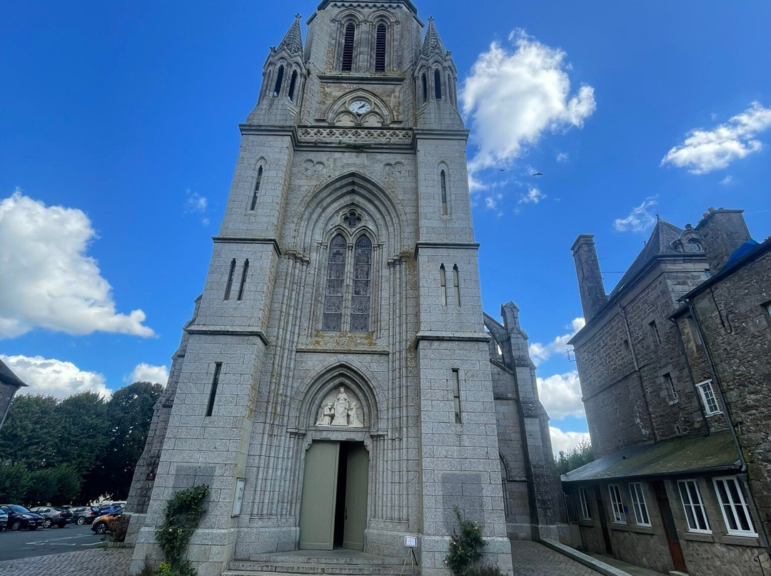 Basilique Notre Dame de Délivrance-Quintin必去景点
