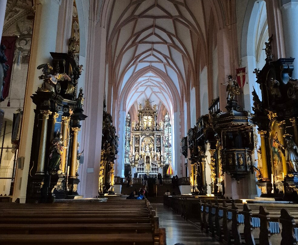 Basilika St. Michael-月亮湖必去景点