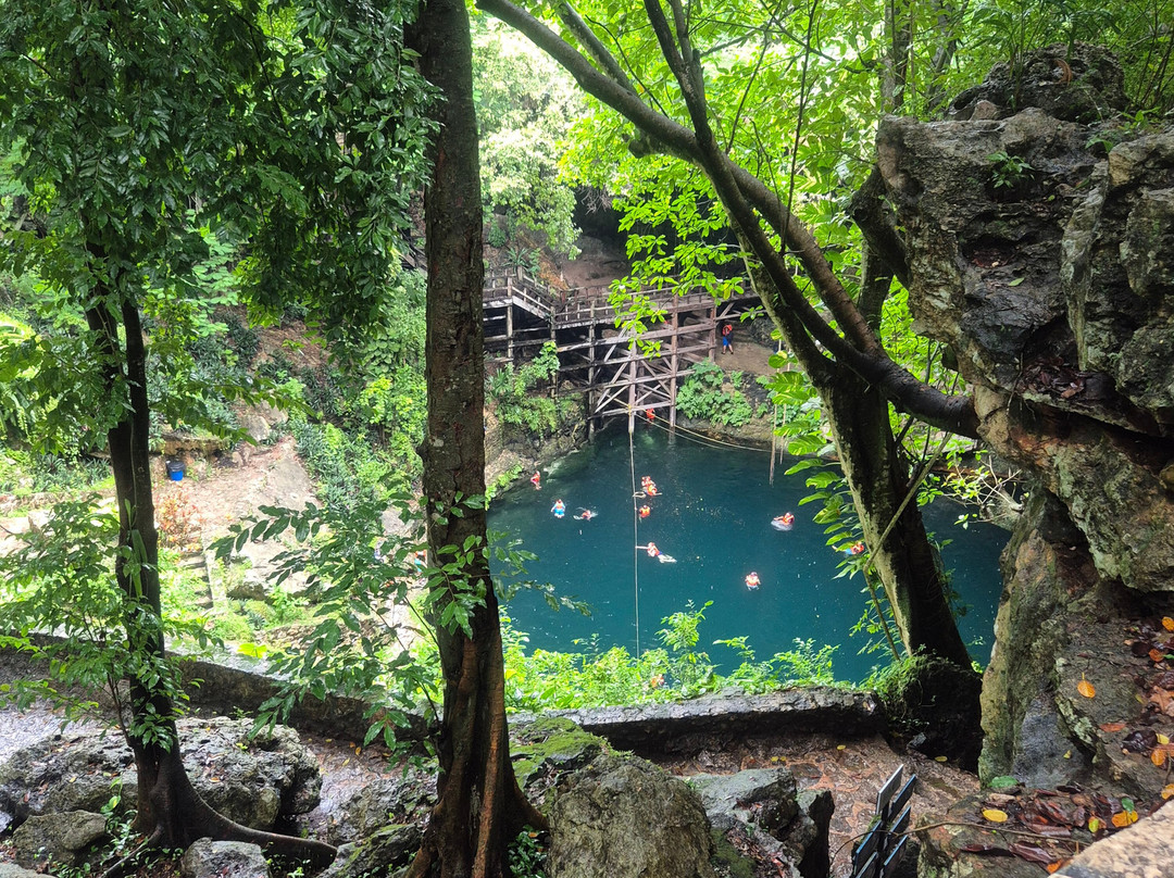 Cenote Zaci-巴利亚多利德必去景点