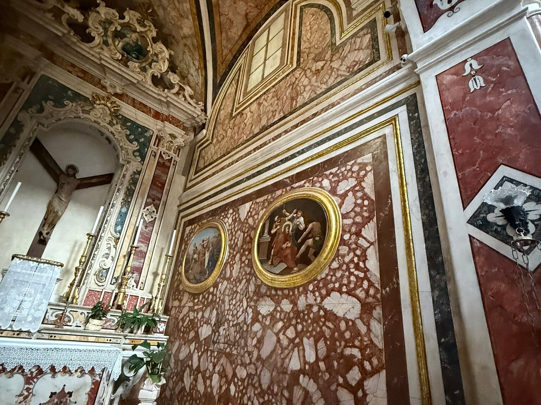 Chiesa Madre di S. Maria Assunta-波利尼亚诺阿马雷必去景点