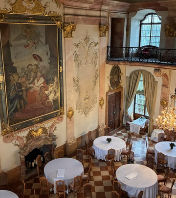 莱奥帕尔茨克龙城堡酒店主图