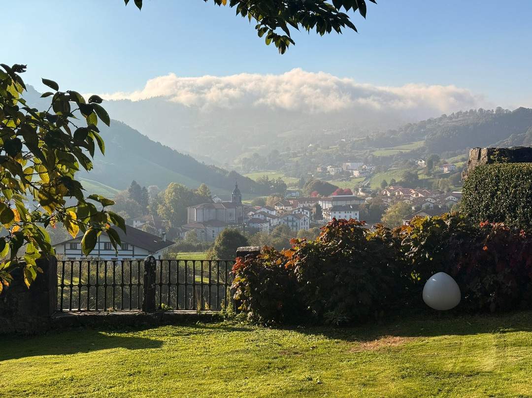 Iriarte Jauregia Hotel主图