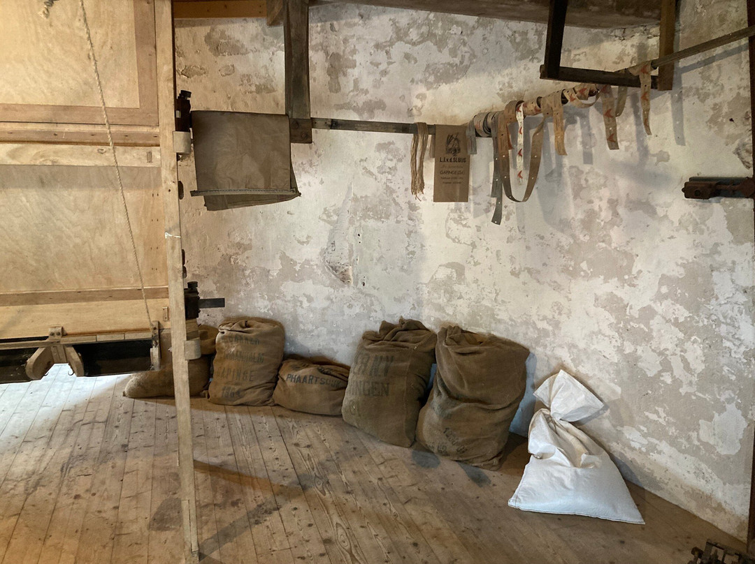 Molen de Graanhalm Gapinge-Gapinge必去景点