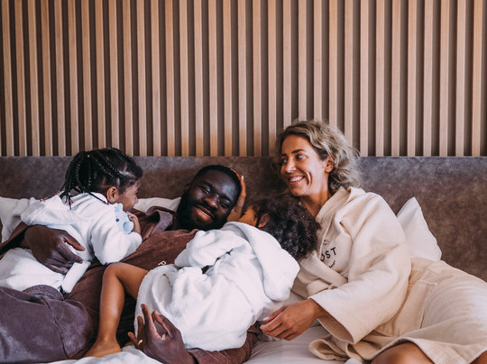 POST - Family Resort主图