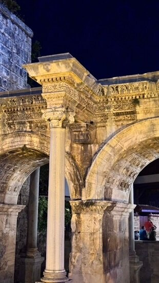 Hadrian's Gate-安塔利亚必去景点