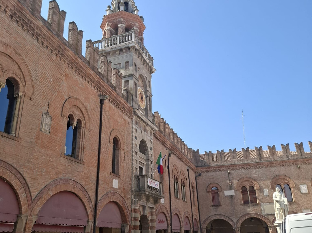 Piazza Guercino-琴托必去景点