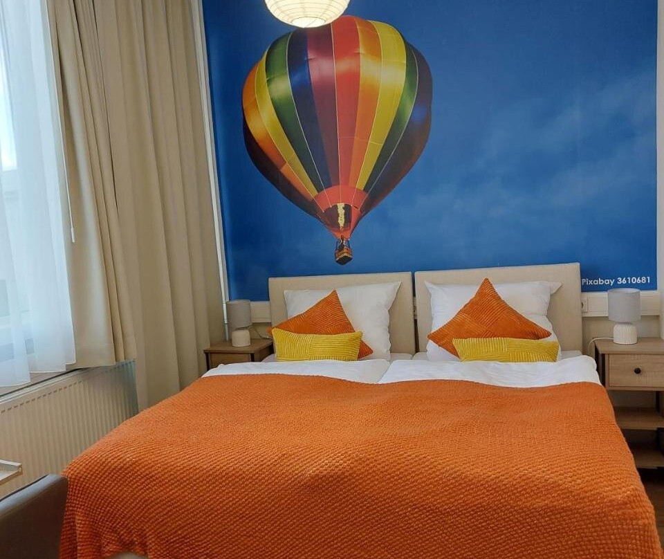 Renatus Apartments