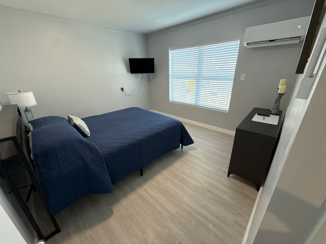 Barefoot Bay Resort and Marina主图