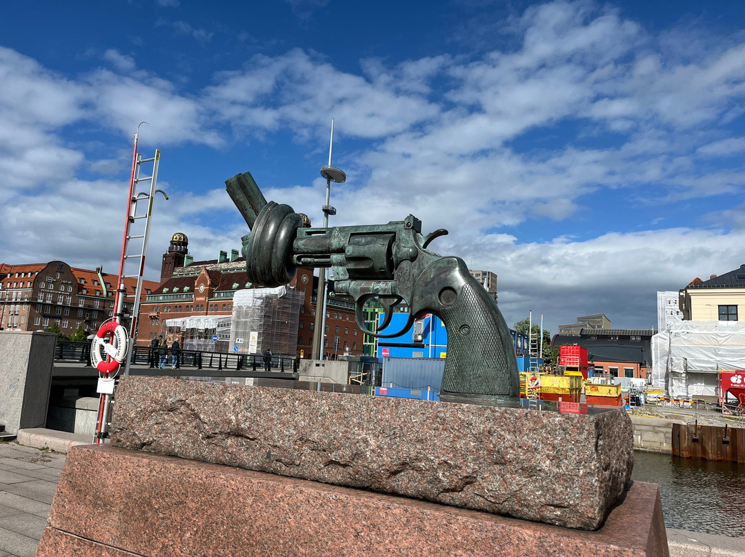 The Knotted Gun-马尔默必去景点