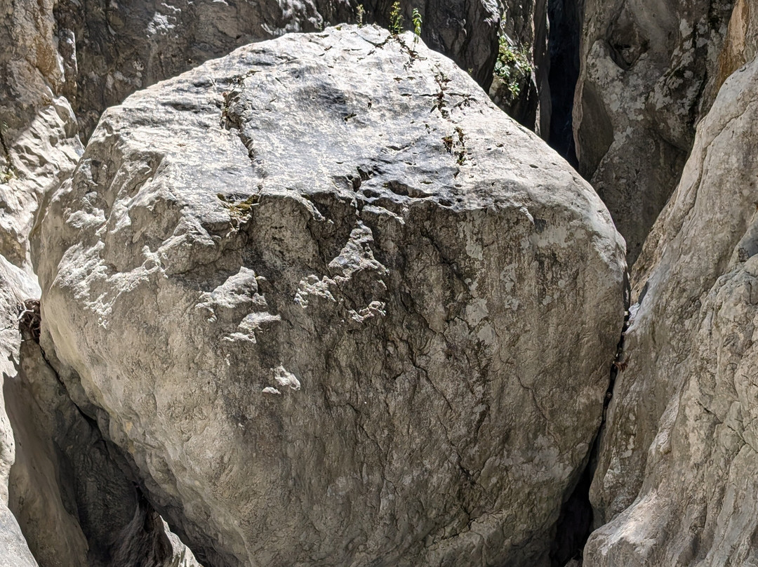 Holta Canyon-Gramsh必去景点