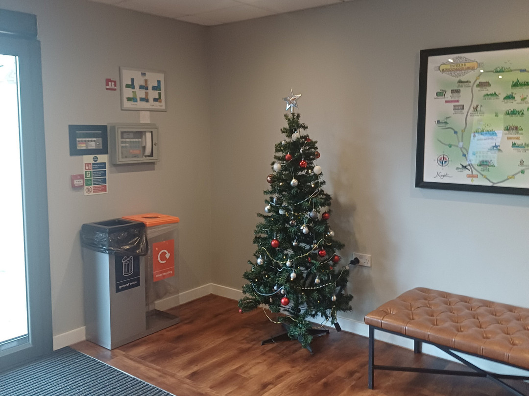 Travelodge London Enfield Hotel主图