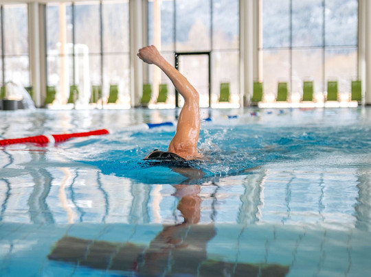 Erlebnisbad Curunes-Curon Venosta必去景点