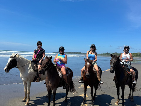 CR Beach Barn-Esterillos Este必去景点