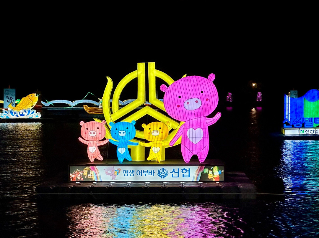 Jinju Namgang Yudeung Festival-晋州市必去景点