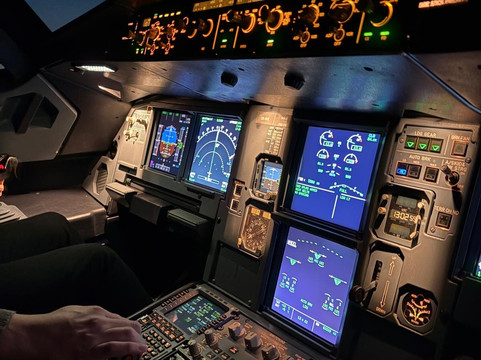 Full Flight Simulator Paris-鲁瓦西必去景点