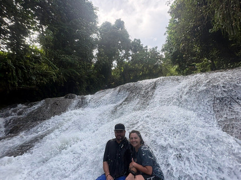 Mount Hope Waterfall-卢甘维尔必去景点